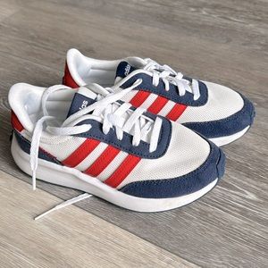 Adidas Run 70s kids shoe